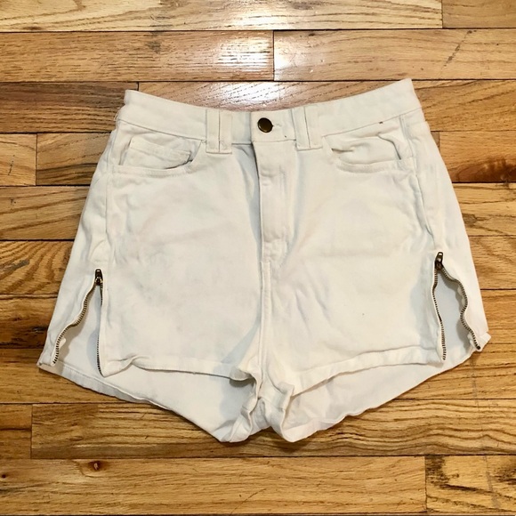 American Apparel high waisted white jean shorts with side zippers, 26/27 - Picture 2 of 5